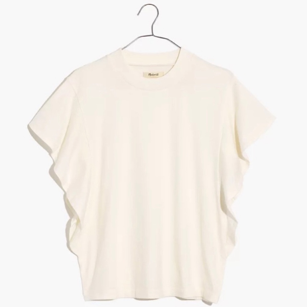 Madewell women‘s flutter sleeve t-shirt. Rocker tee with a cute flutter sleeve.